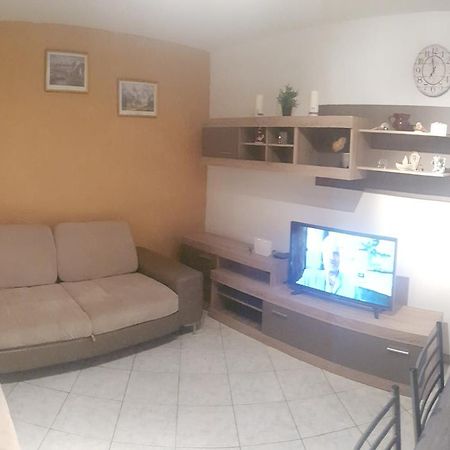 Apartman 4 Kilometar To City Centar Split Exterior photo