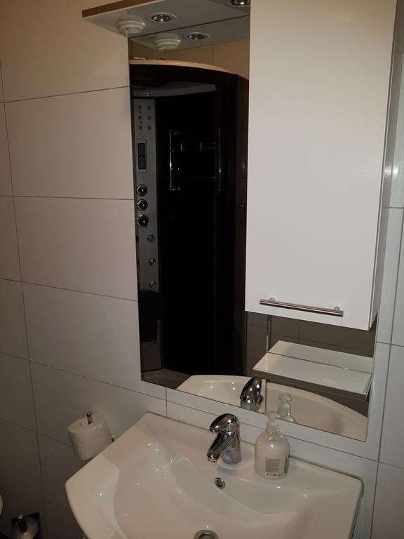 Apartman 4 Kilometar To City Centar Split Exterior photo