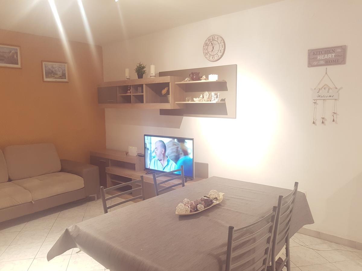 Apartman 4 Kilometar To City Centar Split Exterior photo